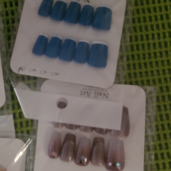 Colorful Press-On Nails Set - Picture 5 of 11